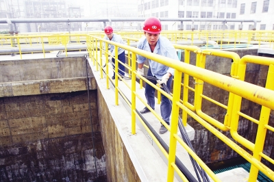 《河北工人报》头版：（emc易倍体育制药）聚焦高温岗位上的劳动者 