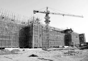 《河北经济日报》emc易倍体育新园区加快头孢项目工程建设