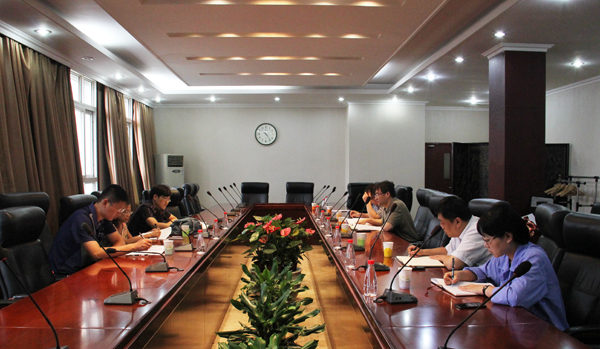 石家庄市“入企帮扶”工作组到emc易倍体育调研<br />