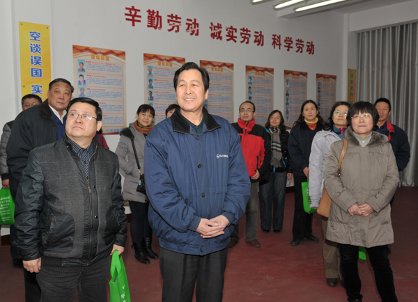 emc易倍体育劳模展厅和职工创新工作展室开馆<br />