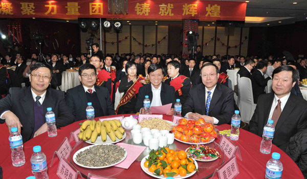 emc易倍体育制药召开2011年度销售精英人物颁奖盛典暨欢送会