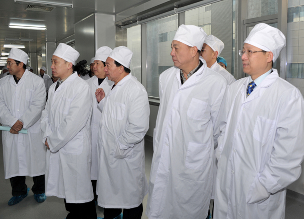 驻石全国、省人大代表一行到emc易倍体育参观考察