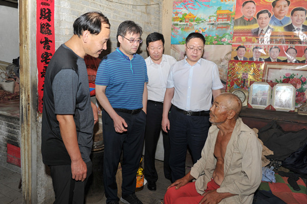 公司领导为阳原县“一对一”结对帮扶群众送温暖